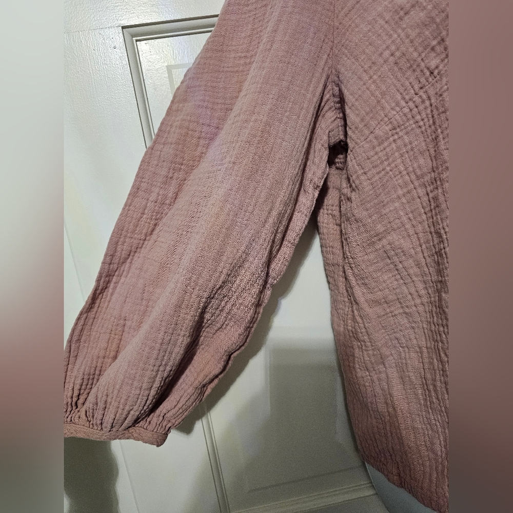 Universal Thread Blush Textured Blouse - Picture 2 of 4
